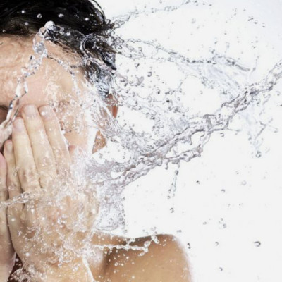 Xịt Khoáng Trắng Da Reihaku Hatomugi Mist Lotion (Chai 250 mL)