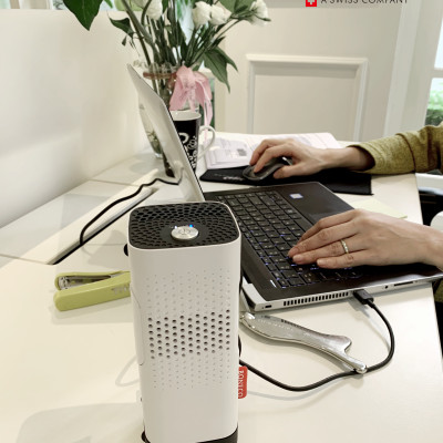 Máy Lọc Không Khí Ô Tô Thụy Sỹ Boneco P50 Khuếch Tán Tinh Dầu Thơm, Tạo Ion Âm Lọc Bụi, Khử Mùi Oto Cũ Mới, Dùng Cho Xe Hơi/Xe Đẩy Em Bé/Bàn Làm Việc - Hàng Chính Hãng