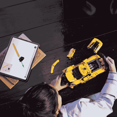 Đồ Chơi Siêu Xe Chevrolet Corvette Stingray LEGO TECHNIC 42205 (732 chi tiết)