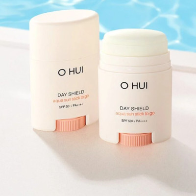 Thỏi chống nắng cấp ẩm mát da OHUI Day Shield Aqua Sun Stick To Go SPF50+/PA++++ 14g