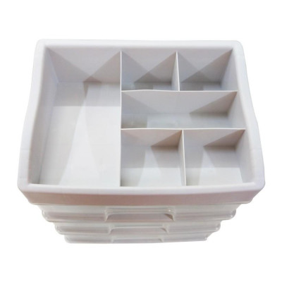 Kệ đựng mỹ phẩm, đồ trang điểm nhựa 4 tầng trong suốt kích thước 27x24x16 cm