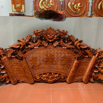 Bộ thờ cúng hoành phi cuốn thư câu đối được làm bằng chất liệu gỗ hương đỏ  