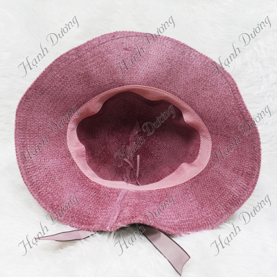 Nón vành rộng vải nhung vành gợn sóng, gắn nơ có chữ M, vành rộng 8 cm, có dây rút size bên trong nón