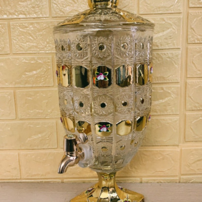 BÌNH ĐỰNG NƯỚC UỐNG THỦY TINH VÀNG PHIÊN BẢN KHẢM VÀNG ĐẶC BIỆT CÓ VÒI RÓT TIỆN LỢI 4,5 LÍT ( GIAO HOA VĂN NGẪU NHIÊN )