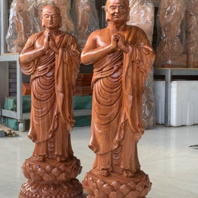 Tượng phật a nan ca diếp bằng gỗ hương đá liền khối kt cao 50×16×15cm 