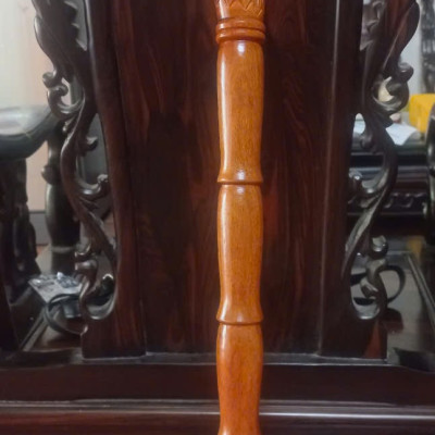 Gậy batong chống trơn trượt dành cho người già bằng gỗ hương đá dài 90x3cm 