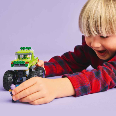LEGO SUPERHEROES 76312 Đồ Chơi Lắp Ráp Xe Tải Hulk Đối Đầu Thanos (229 chi tiết)