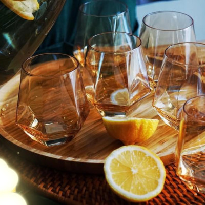 COMBO BÌNH ĐỰNG NƯỚC THỦY TINH CÓ KHAY ĐỰNG VÀ 6 CỐC MÀU MẠ VÀNG - VD692