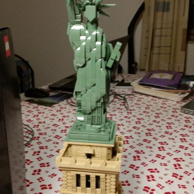 LEGO - 21042 - Tượng Nữ Thần Tự Do