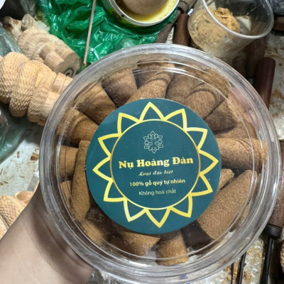 Nụ trầm hoàng đàn thơm nức 