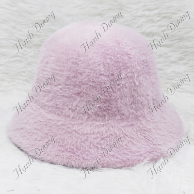 Nón lông xù vành cúp gắn nơ dễ thương kèm logo chữ G, vành rộng 5cm, chất liệu vải mềm mại