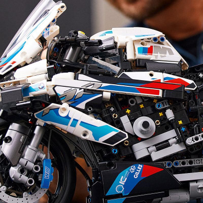 Đồ Chơi LEGO Siêu Mô Tô BMW 42130 (1920 chi tiết)