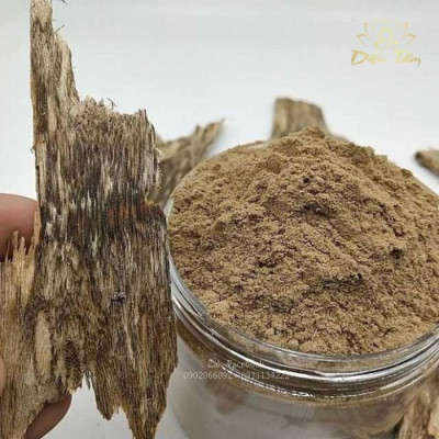 Bột trầm hương nguyên chất 100%, chuẩn trầm Tiên Phước không pha trộn, hương thơm dụi nhẹ thoang thoảng.