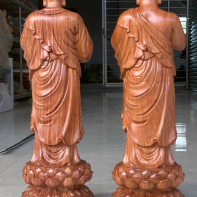 Tượng phật a nan ca diếp bằng gỗ hương đá liền khối kt cao 50×16×15cm 