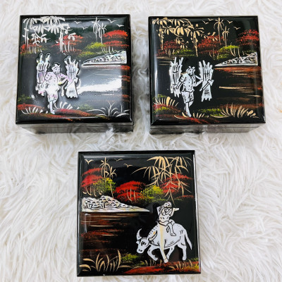 Loại 1-Hộp Đựng Đồ Trang Sức Bằng Gỗ Sơn Mài 10x10 cm Cẩn Ốc, Trứng Lót Vải Nhung Đỏ Sang Trọng