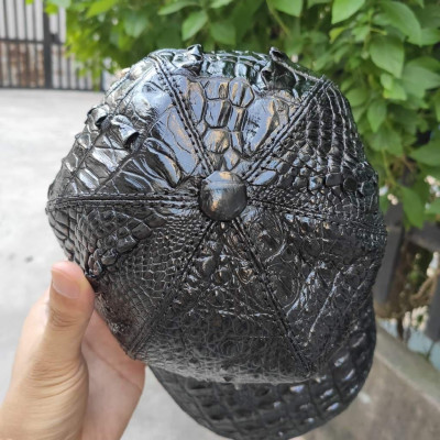 Mũ da cá sấu thật. Gù cá sấu đẹp đúng chất!