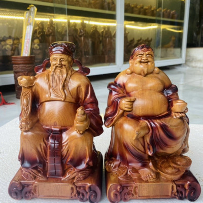 Cặp thần tài thổ địa bằng gỗ bách xanh thơm nứt kt cao 20×12×8cm 