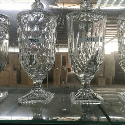 BÌNH ĐỰNG NƯỚC UỐNG THỦY TINH TRẮNG CÓ VÒI RÓT TIỆN LỢI 2 LÍT ( GIAO HOA VĂN NGẪU NHIÊN )