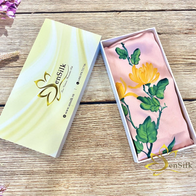 Khăn Quấn Cổ Lụa Tơ Tằm Thời Trang Vẽ Tay Cúc Vàng SenSilk Limited, Silk Painting Scarves 180 x 55cm, Quà Tặng Sinh Nhật Mẹ