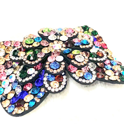 KẸP TÓC BẢNG TO ĐÍNH ĐÁ Ý – DÁNG VẺ QUÝ PHÁI, SANG TRỌNG ĐẾN MỌI CHI TIẾT