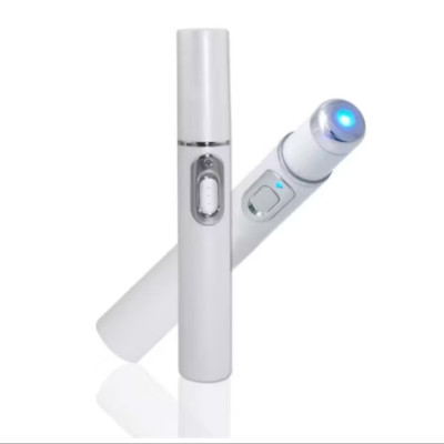 1 CÂY BÚT ÁNH SÁNG XANH TRỊ SẸO MỤN HIỆU QUẢ CAO CHO MỌI NGƯỜI