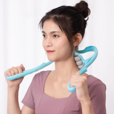 Combo 2 Cái Dụng Cụ Massage Cột Sống Cổ Vai Cầm Tay 6 Con Lăn, Mát Xa Cổ Vai Gáy Máy Massage