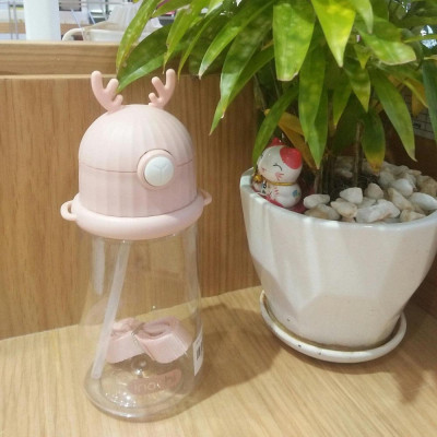 Bình nước có ống mút, có dây đeo Goki Rudy 450ml nắp xừng hươu ngộ nghĩnh - Hàng xuất Nhật