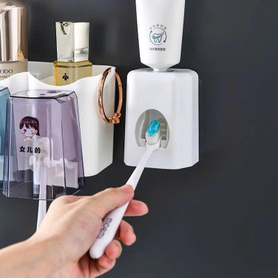 Bộ Nhả Kem Đánh Răng Tự Động – Kệ Bàn Chải Dán Tường, 4 Cốc Tiện Lợi Cho Gia Đình