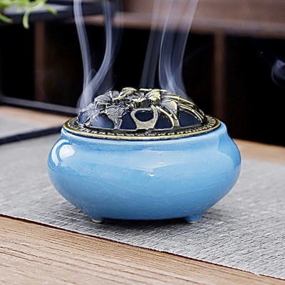Lư xông trầm bằng gốm , lư hương sứ , có tấm lót chống nóng , chống ố vàng đáy lư kèm đế cắm nhang que , nhang vòng vô cùng tiện lợi 