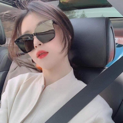 Kính xinh, Kính râm Nữ Vuông thời trang Retro cho Nữ + tặng Tuavit Kính Xinh mini