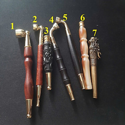 Tẩu thuốc gỗ và hợp kim đồng gắn sợi rất đẹp, dài 15 cm-18 cm ( tùy mẫu)