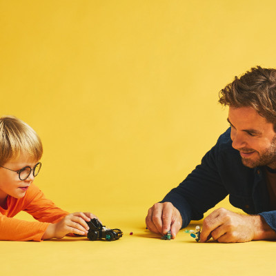 LEGO SUPERHEROES 76301 Đồ Chơi Lắp Ráp Batman Và Xe Chiến Đấu Với Mr. Freeze (63 Chi Tiết)