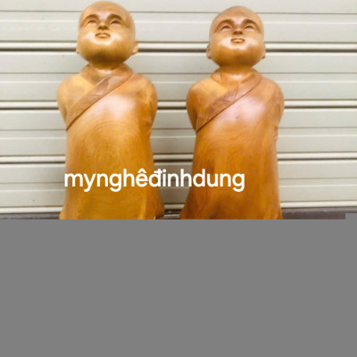 Tượng chú tiểu tùy duyên bằng gỗ bách xanh thơm nức cao 40x12x12cm 