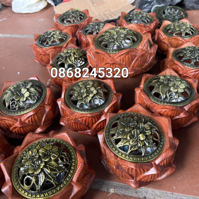 Nữ xông trầm hoa sen bằng gỗ hương đá lắp đồng  kt 11×11×7cm 