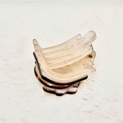 Kẹp Tóc Mái Mini Hình Quả Dâu Đính Đá – Phụ Kiện Trẻ Trung Cho Mái Tóc Xinh!