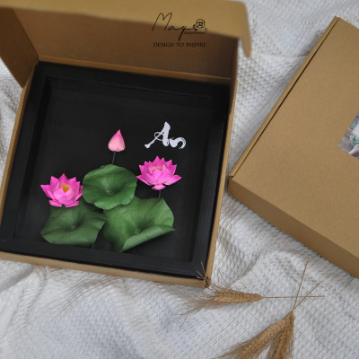 Tranh hoa giấy handmade trang trí cao cấp HOA SEN chữ  "An" 25x25 - Maypaperflower Hoa giấy nghệ thuật