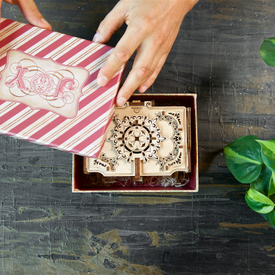 Mô Hình Gỗ Cơ Khí -  Ugears Antique box - Hộp nữ trang, Chính hãng Ugears, nhập khẩu nguyên bộ EU, mô hình lắp ráp 3D, Đồ chơi trí tuệ DYI