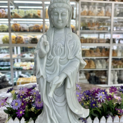 Tượng Phật Bà Quan Thế Âm Bồ Tát đứng đài sen đá cẩm thạch trắng xanh - Cao 50 cm