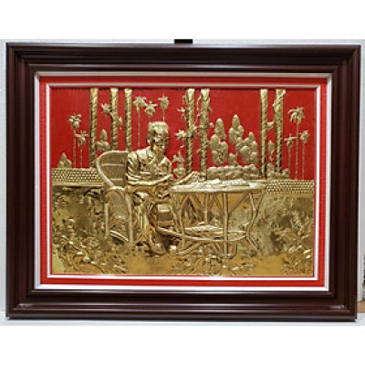 Tranh đồng vàng nguyên chất -Bác Hồ ngồi làm việc trong vườn hoa phủ chủ tịch