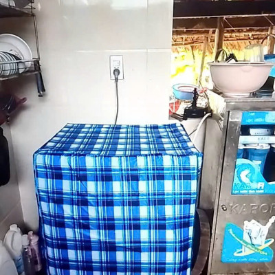 Áo bao    máy giặt cửa trước( ngang)  cho các máy từ 11 - 15kg  , vải dù dày siêu bền , chống nước  và  thoáng khí  , hoa văn   trang nhã , bảo vệ máy sạch sẽ và mới giao màu ngẫu nhiên