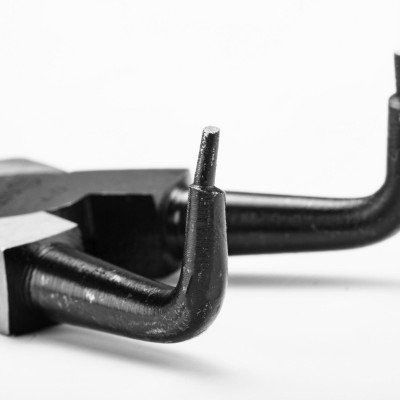 Kìm mở phe trong mũi cong 180mm SATA 72042