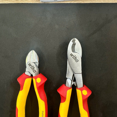 Bộ Kìm cắt cáp 43662 và Kìm cắt Wiha 43340 cách điện 1000V.