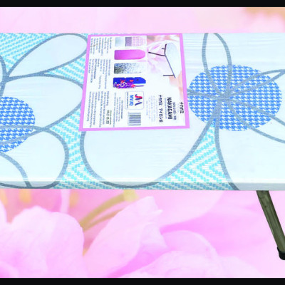 Bàn để ủi quần áo Nakagami tư thế ngồi có giá đỡ chất lượng Công nghệ Nhật Bản - Màu ngẫu nhiên - Hàng chính hãng