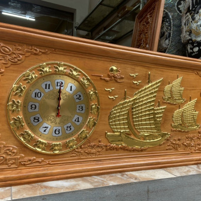Tranh đồng hồ treo tường trạm khắc thuận buồm xuôi gió bằng gỗ gõ đỏ kt 41×97×4cm 