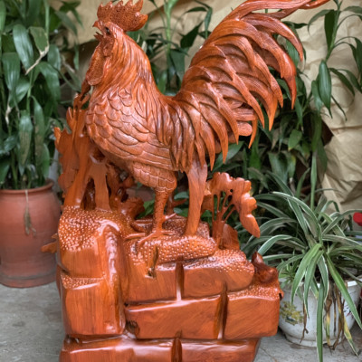 Tượng  gia đình gà phong thủy bằng gỗ hương ta kt cao 82×50×38cm 
