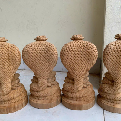 Tượng thần rắn bảo vệ đức phật xông trầm  bằng gỗ ngọc am kt cao 30×11×10cm 
