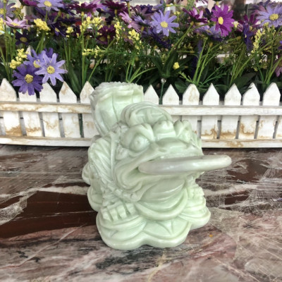 Tượng Cóc Ba Chân, Cóc Ngậm Tiền, Thiềm Thừ phong thủy cõng bắp cải chiêu tài lộc đá cẩm thạch trắng xanh - Dài 20 cm