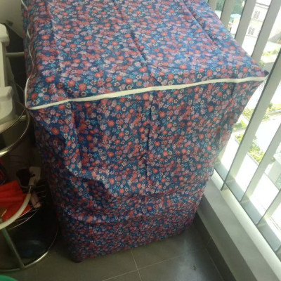 Áo trùm máy giặt cửa trên  cho máy từ 11 - 15kg   , vải dù  cao cấp  , bảo vệ máy giặt  , chống thấm  nước  , bụi , chống ẩm cao bảo vệ máy luôn sạch và gọn gàng giao màu ngẫu nhiên
