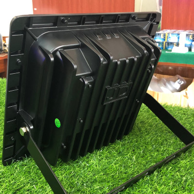 Đèn năng lượng mặt trời THẾ HỆ MỚI chính hãng JINDIAN JD-8800L (100W)-Hàn Quốc