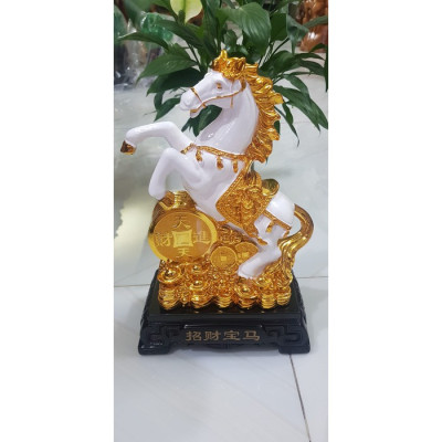 Tượng Ngựa TRẮNG Hay Bạch Mã Phong Thuỷ Đứng Tiền Đế Gỗ Mới đẹp Cao 33cm Ngang 20cm Sâu 11cm Ý nghĩa biểu tượng Thành Công Tài Lộc mệnh Kim mệnh Thuỷ trưng phòng khách nhà , công ty, bàn làm việc , quà biếu tặng ạ